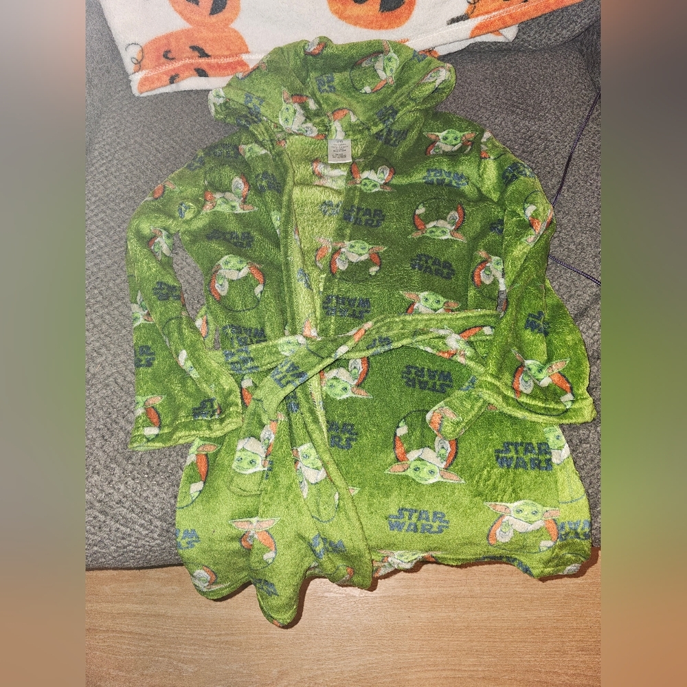 Star Wars Green Baby Yoda Robe